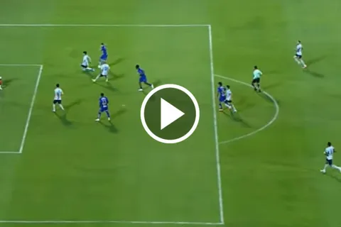 ¡Costó un gol! El terrible error de Willer Ditta en la anotación de Robert Morales de Pumas contra Cruz Azul