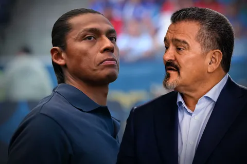 Carlos Hermosillo defendió a Joel Huiqui.