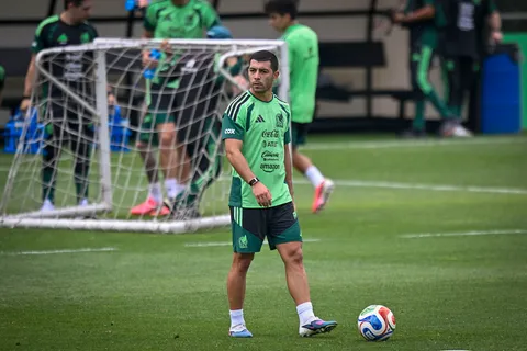 Mónaco envió una oferta formal por Erik Lira y Cruz Azul respondió: "Tienen que echarle ganas"