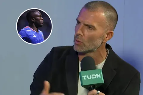 Emanuel Villa, metido en la actualidad de Cruz Azul.