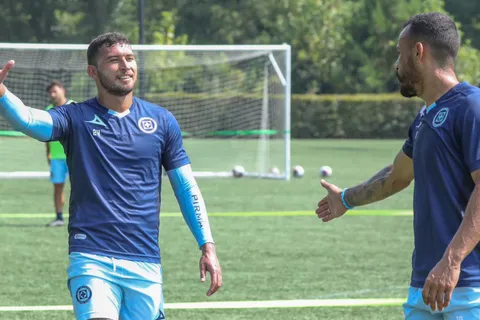 Increíble gesto de la afición de Cruz Azul a Juan Escobar
