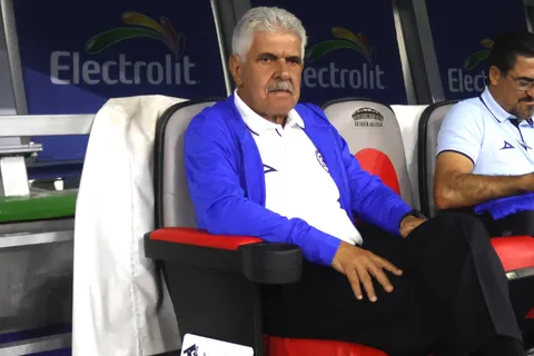 Tuca le puso toda la presión al clásico rival.