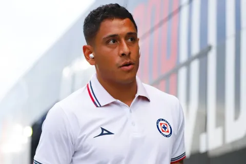 Luis Romo contestó si Cruz Azul es favorito en el Clásico Joven 2024