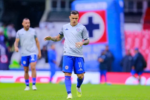 ¿Christian Tabó causa baja en Cruz Azul?