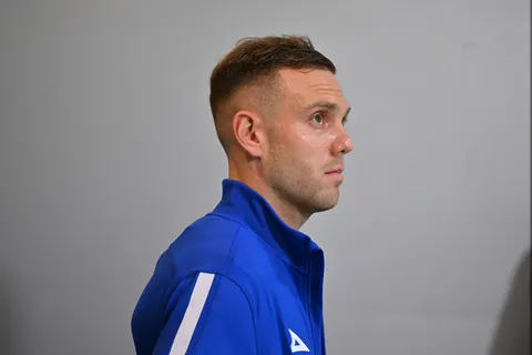 ¿Estará contra Santos? Carlos Rotondi recibió puntos por un golpe con Antonio Briseño