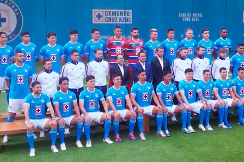 ¿Borrados por Martín Anselmi? Los 5 jugadores del primer equipo ausentes de la foto oficial de Cruz Azul