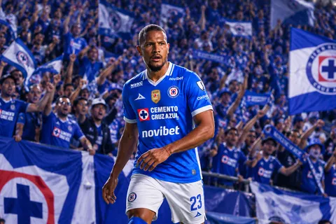 Adrián Esparza propuso a Salomón Rondón como fichaje para la delantera de Cruz Azul.