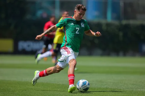 Rodrigo Huescas fue titular en el triunfo de México sobre Colombia