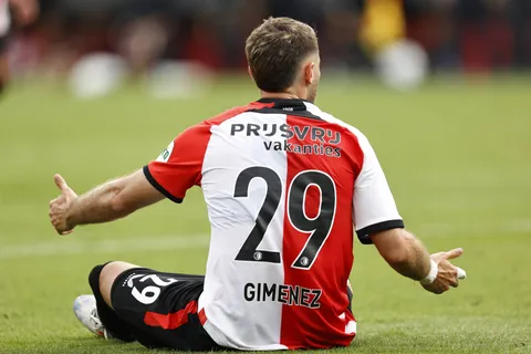 Horas contadas: El pedido de Santiago Giménez al Feyenoord esta temporada y que el club le negó