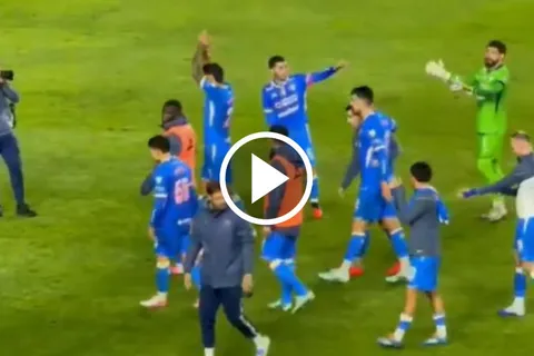 No se vio en TV: el gesto de Erik Lira y Andrés Gudiño con la afición de Cruz Azul tras vencer a Pachuca