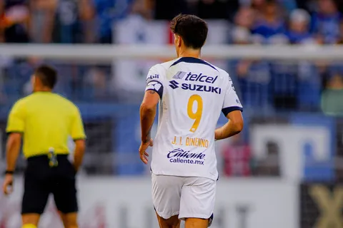Dinenno, Aguirre...: Los 4 delanteros que Ricardo Ferretti le pidió a Cruz Azul