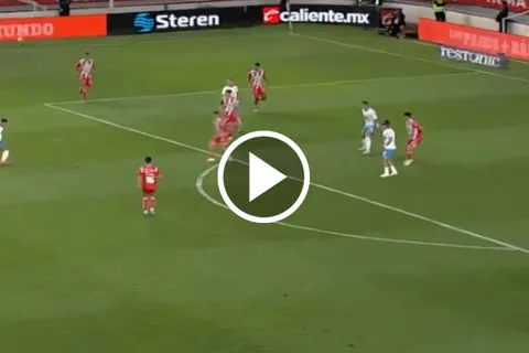 Así fue el auténtico golazo de Erik Lira para que Cruz Azul iguale las acciones contra Necaxa