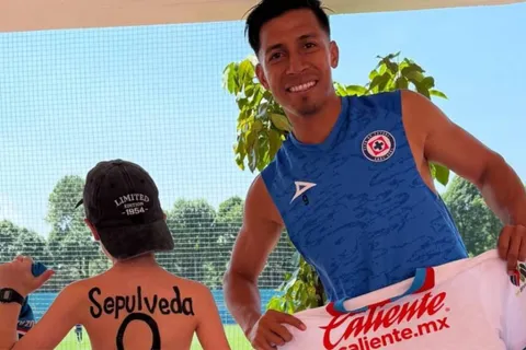 Ángel Sepúlveda le cumplió el sueño a un pequeño aficionado