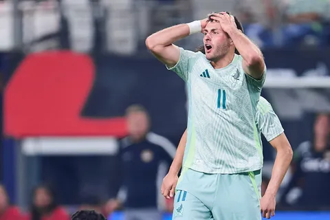 No gustará al Feyenoord: ¿Por qué Santiago Giménez será convocado por México estando lesionado?