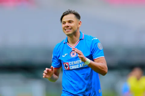 ¿Ángel Romero vuelve a Cruz Azul?
