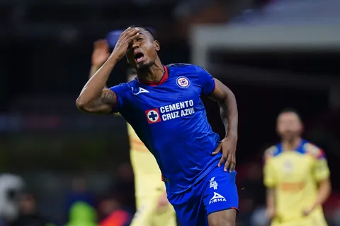 Clásico Joven: Willer Ditta regañó a Sebastián Jurado por los errores del portero