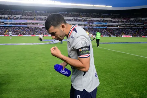 Erik Lira no estuvo solo: un ojeador asistió al Azteca para ver en directo al jugador de Cruz Azul