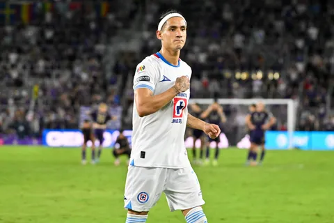 Uriel Antuna fue vendido a Tigres y Cruz Azul embolsará algunos millones.
