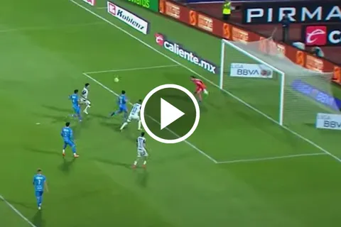 Cruz Azul perdió un insólito gol en el que Sergio Ramos quedaba retratado.