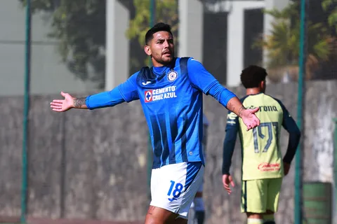 Cruz Azul buscando delantero y Lucas Passerini goleando en Argentina