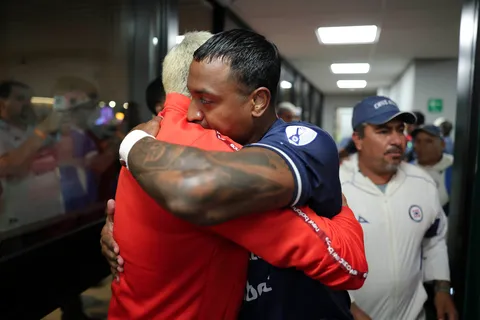 Piden que sea Cruz Azul el que castigue a Willer Ditta por empujar a un árbitro y no ser sancionado