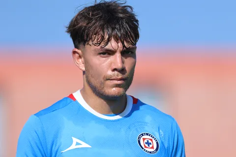 Vicente Sánchez debutó a jugador con el primer equipo de Cruz Azul: ¿quién es Luis Gutiérrez?