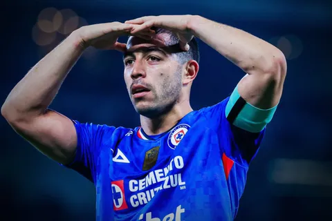 Erik Lira se consolidó como pieza clave de Cruz Azul.