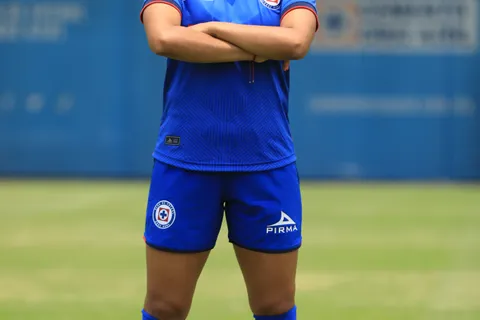 Cruz Azul femenil confirma a sus dos primeros refuerzos para el Apertura 2024: Julissa Dávila y Opal Curless