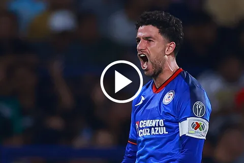 Golazo de Nacho Rivero para Cruz Azul ante Pumas.