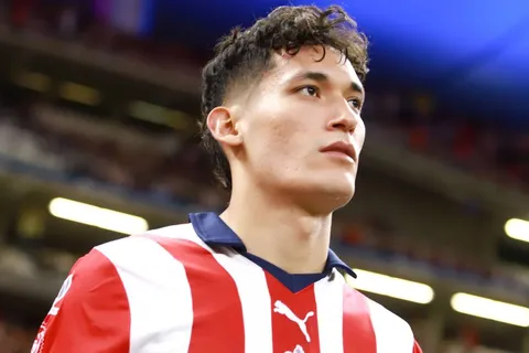 Orozco tendría definido su futuro lejos de Chivas.