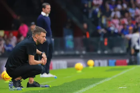 Revolucionaria alineación de Martín Anselmi confunde al sistema de la Liga MX