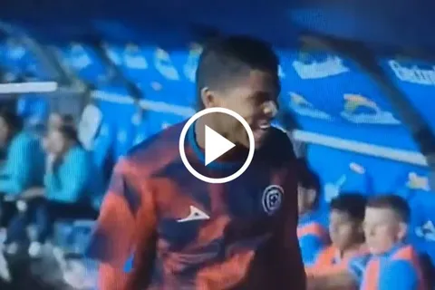 El colombiano no se contuvo tras el gol de Rodríguez.