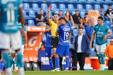 Un tarjetero: ¿Quién será el árbitro del Cruz Azul vs. Atlas?
