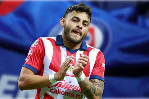 ¿Alexis Vega por Charly Rodríguez? Se derrumba el trueque que Chivas propuso a Cruz Azul