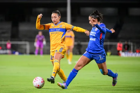 Cruz Azul y Tigres Femenil, frente a frente en busca de la final.