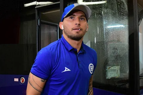 Actualizan cómo se encuentra la situación de Juan Escobar en Cruz Azul