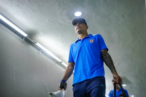 El Toro Fernández podría salir de Cruz Azul con destino internacional.
