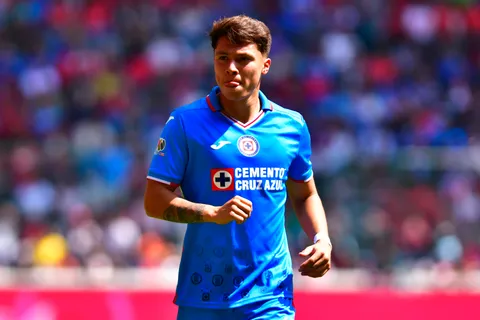 Rodrigo Huescas tiene fecha de retorno en Cruz Azul