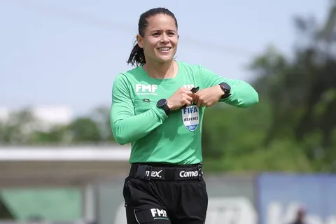 Debutó este año y ahora fue designada para pitar a Cruz Azul