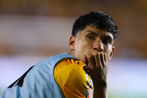 Lapidaria decisión de Tigres con el futuro de Uriel Antuna