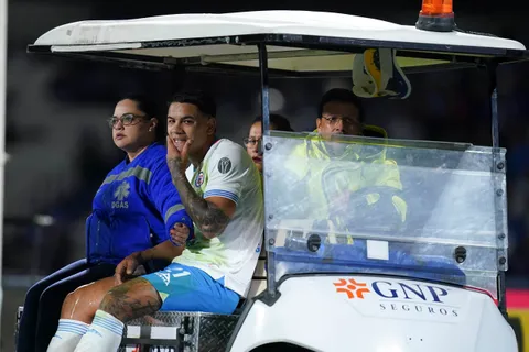 El delantero uruguayo no ha podido terminar de asentarse en Cruz Azul debido a las lesiones.