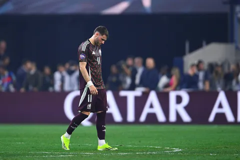 Santi Giménez y México cayeron ante Estados Unidos.
