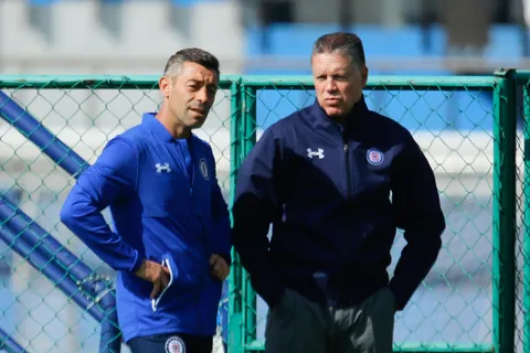 Pedro Caixinha eligió a una figura de su Cruz Azul.