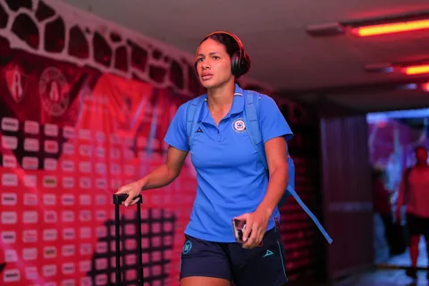 Cruz Azul femenil dice adiós a Aerial Chavarin y Rayadas se frotan las manos horas después