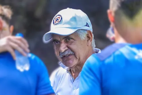 DURA CRÍTICA: “Ricardo Ferretti vive abrazado al pasado”