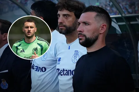Tras dejar sin jugar a Santiago Giménez en Porto, Francesco Farioli habló de su llamado en México
