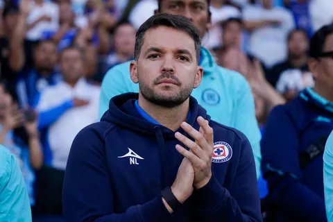 Nicolás Larcamón y una decisión contundente tras el partido ante el Galaxy.
