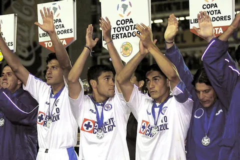 Cruz Azul estuvo muy cerca de alcanzar la Gloria Eterna en 2001.