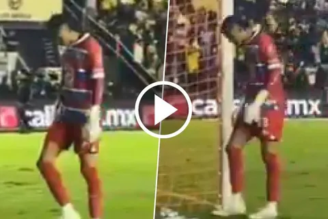 Al colombiano se lo notó muy afectado después del partido.