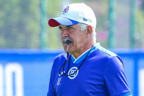 La peculiar solución del Tuca Ferretti ante la gran incertidumbre de Cruz Azul